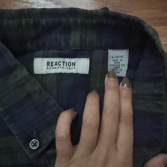 Reaction Kenneth Cole Men’s Button up (L) - Picture 3 of 6